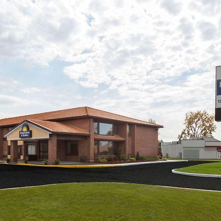 Days Inn By Wyndham Utica Luaran gambar