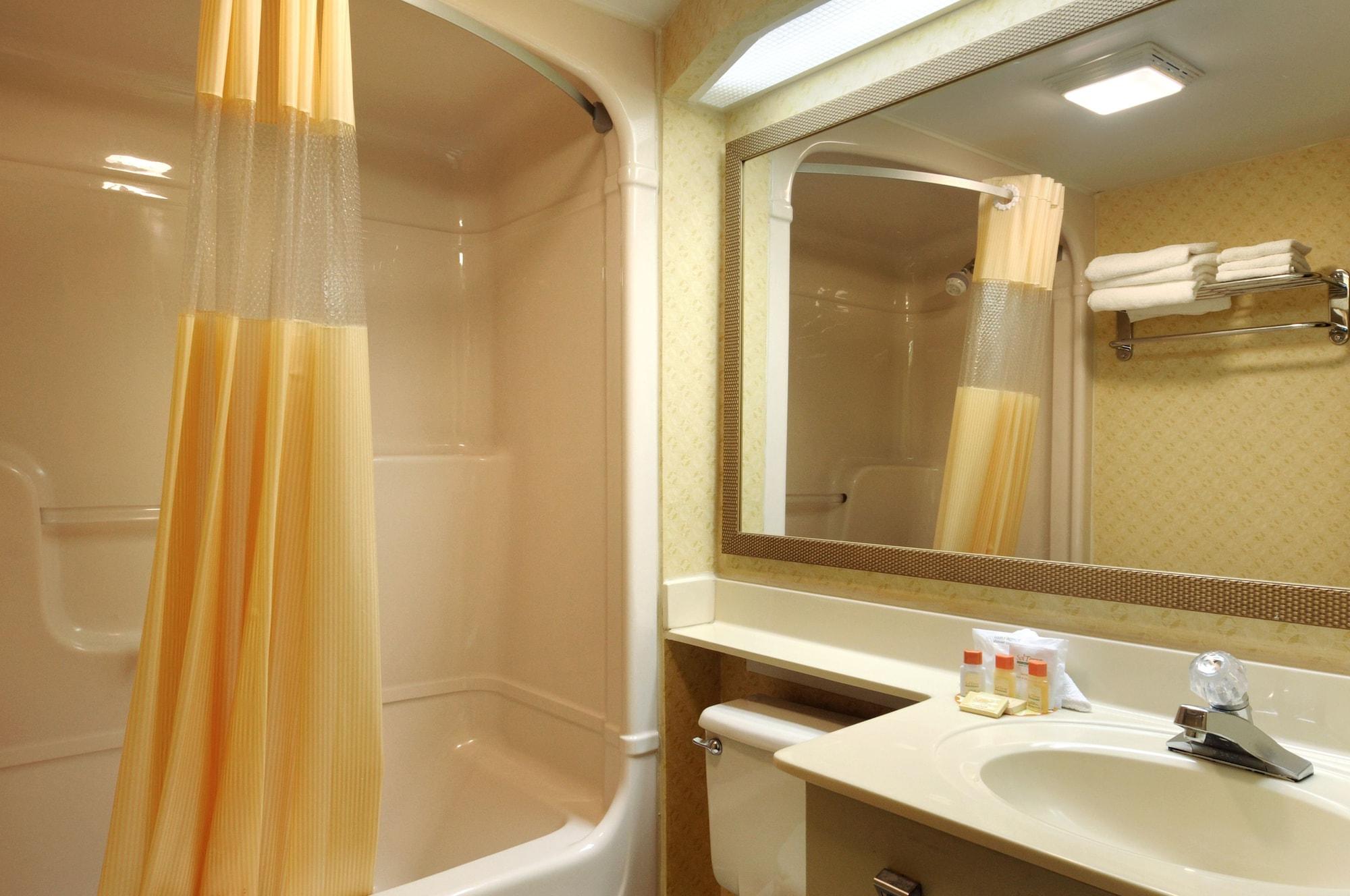 Days Inn By Wyndham Utica Luaran gambar