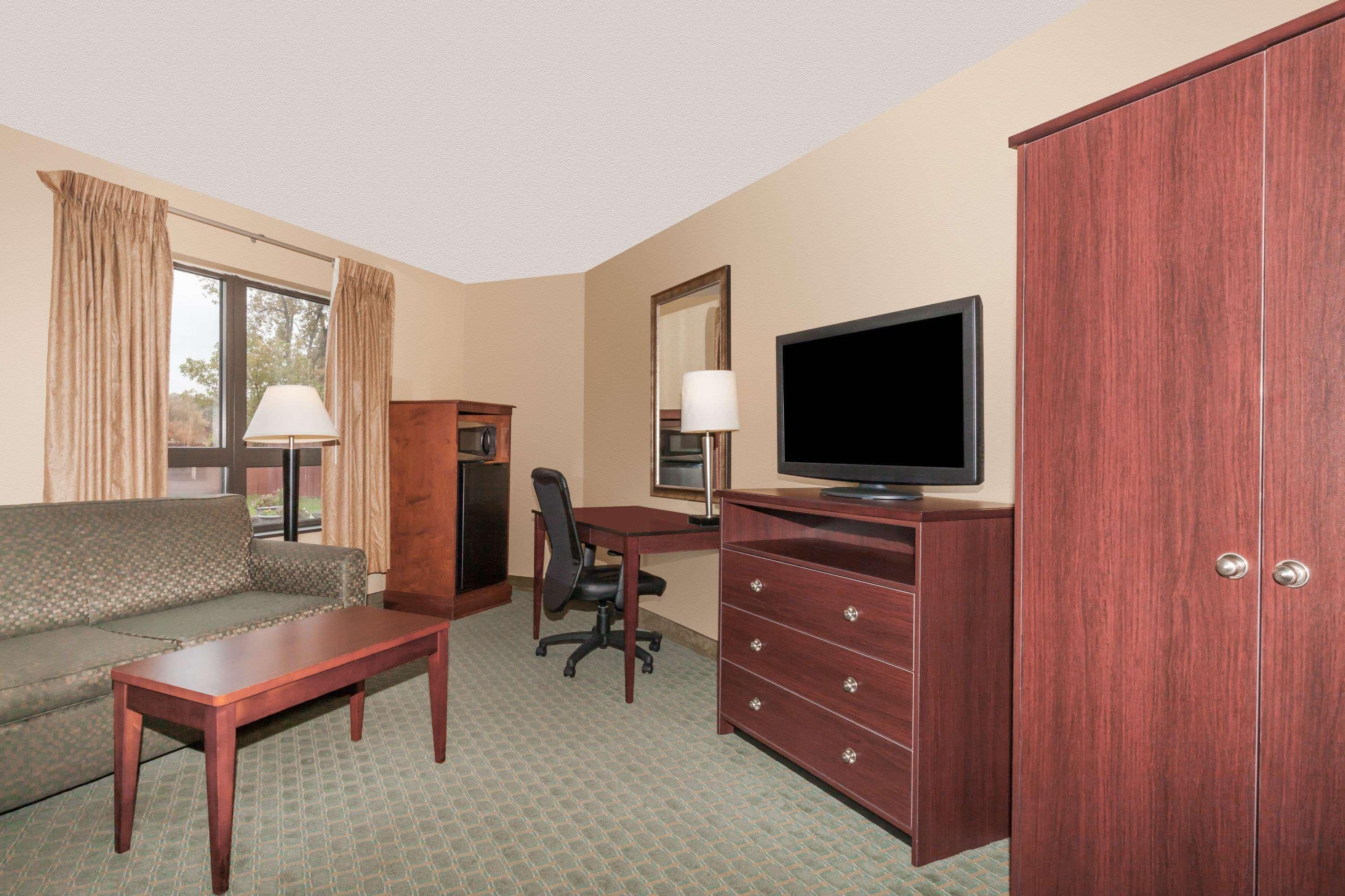 Days Inn By Wyndham Utica Luaran gambar