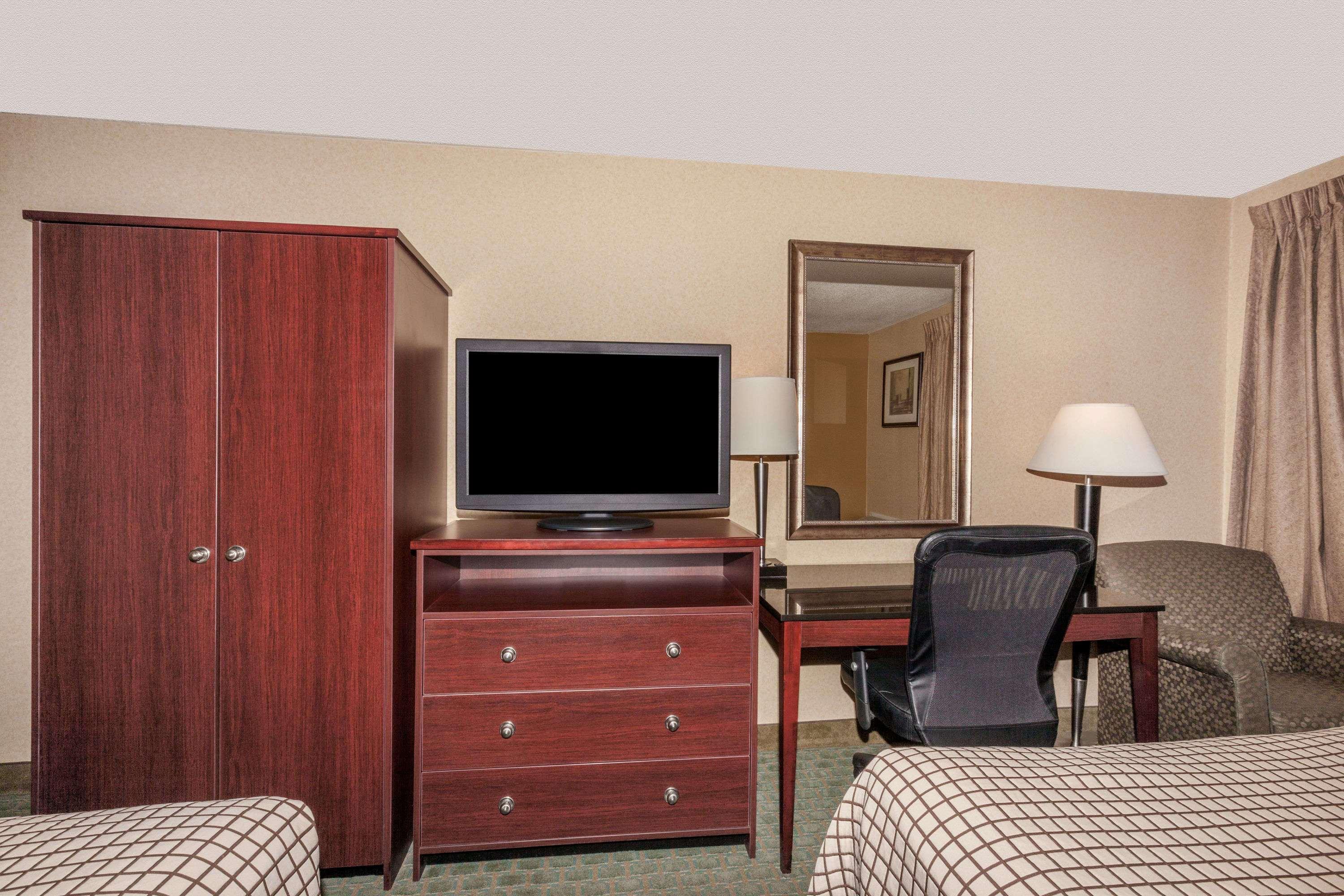 Days Inn By Wyndham Utica Luaran gambar